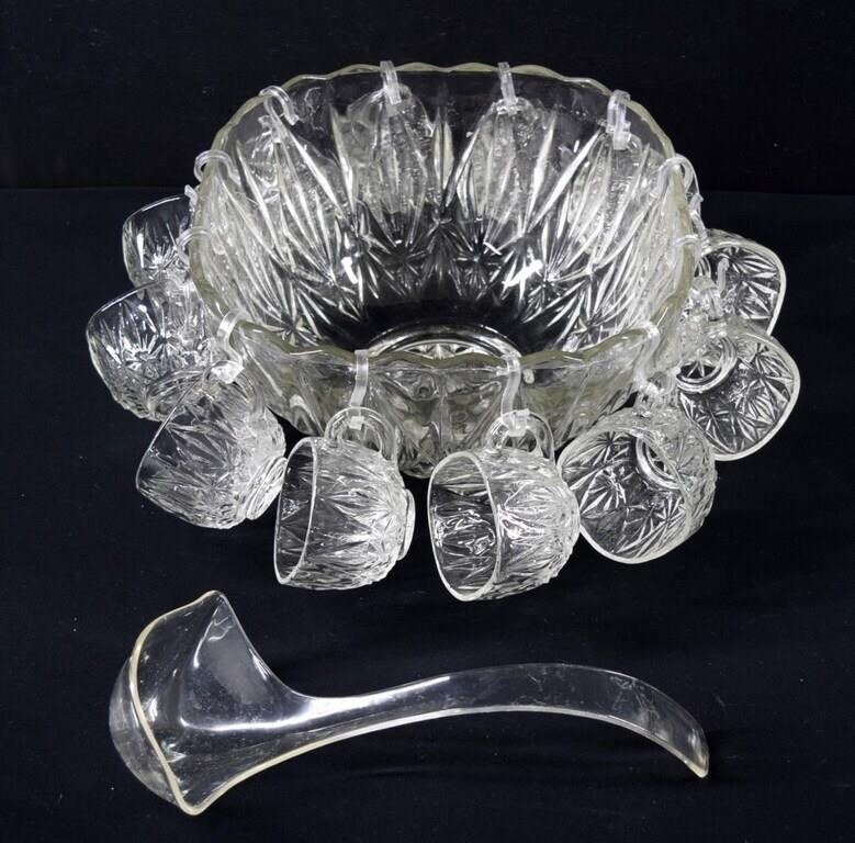 Vintage Punch Bowl Set w Plastic Ladle