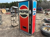 Vendo Pepsi Machine