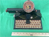 Antique toy DE-LUXE DIAL typewriter by MARX