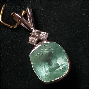 $2400 14K  Colombian Emerald(3ct) Diamond(0.03ct)