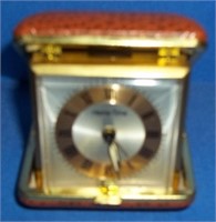 windup clock
