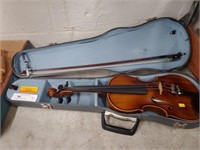 Vtg. Violin in Case w/ Bow