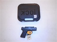 Glock - model G23, semi auto, .40 S+W, 4"