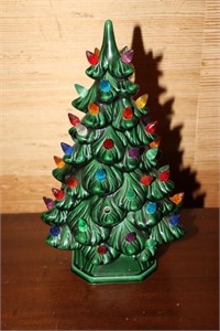Ceramic Christmas tree (came on when tested)