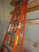 Louisville Fiberglass Ladder