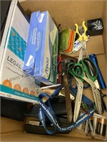 2box lot of office supplies, legal pads,