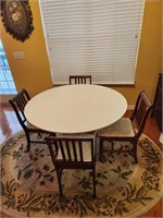 Breakfast Table with Chairs with Rug