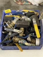 TOTE OF BALL VALVES