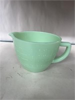 Modern jadeite measuring cup