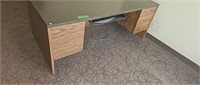Des credenza and carpet mat located upstairs