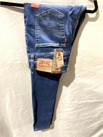 Levis Ladies Jeans 29x30