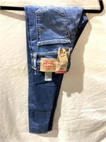 Levis Ladies Jeans 27x28