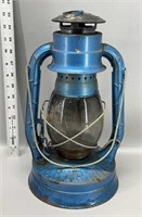 Antique Dietz No.8 air pilot kerosene lamp