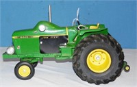 1/16 JD Custom 4440 Pulling Tractor