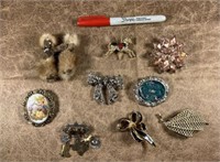 (9 PCS) ASSORTED BROOCHES - INLUDES 1 MADE OF