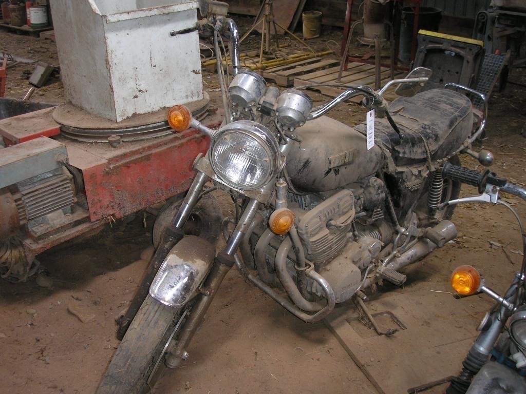 '77 YAMAHA 750 SPECIAL (NOT RUNNING ENGINE STUCK)