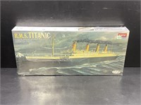 Academy Model Kit R.M.S. Titanic & More.