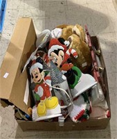 Amazing Christmas box includes metal Mickey