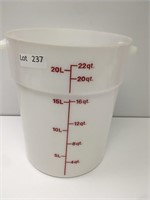 22 qt White Plastic Bucket