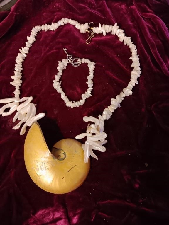 Necklace and bracelet set shell mother of pearl
