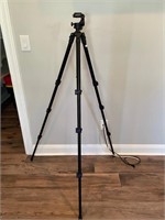 ProMaster Featherweight Professional Tripod -