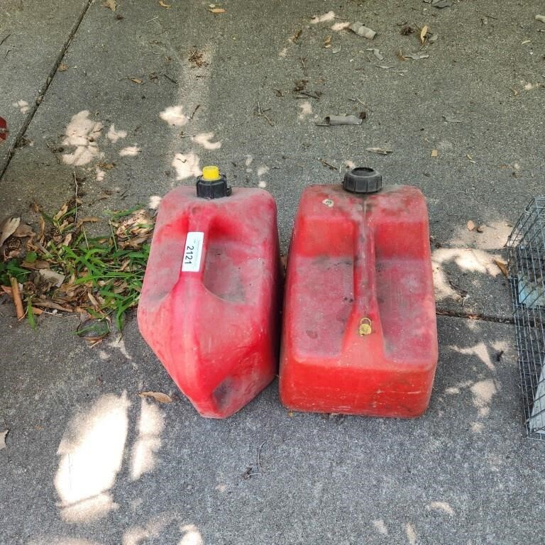 Plastic Gas Cans - 5 & 6 Gallon