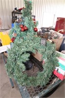 Christmas Tree And Wreath - Working