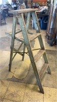 Wood ladder