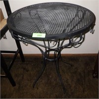 METAL MESH TOP TABLE 24 x 24 x 28