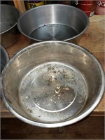 2 metal oil pans (shop)