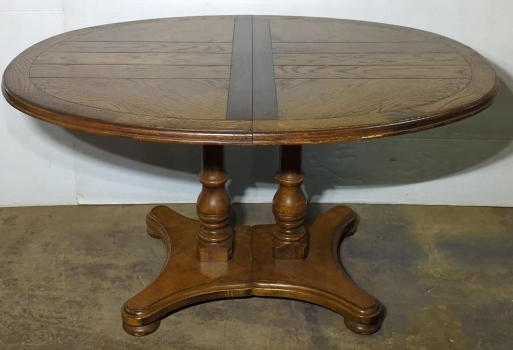 (F) Oak Oval Wooden Dining Table (54"×41"×30")