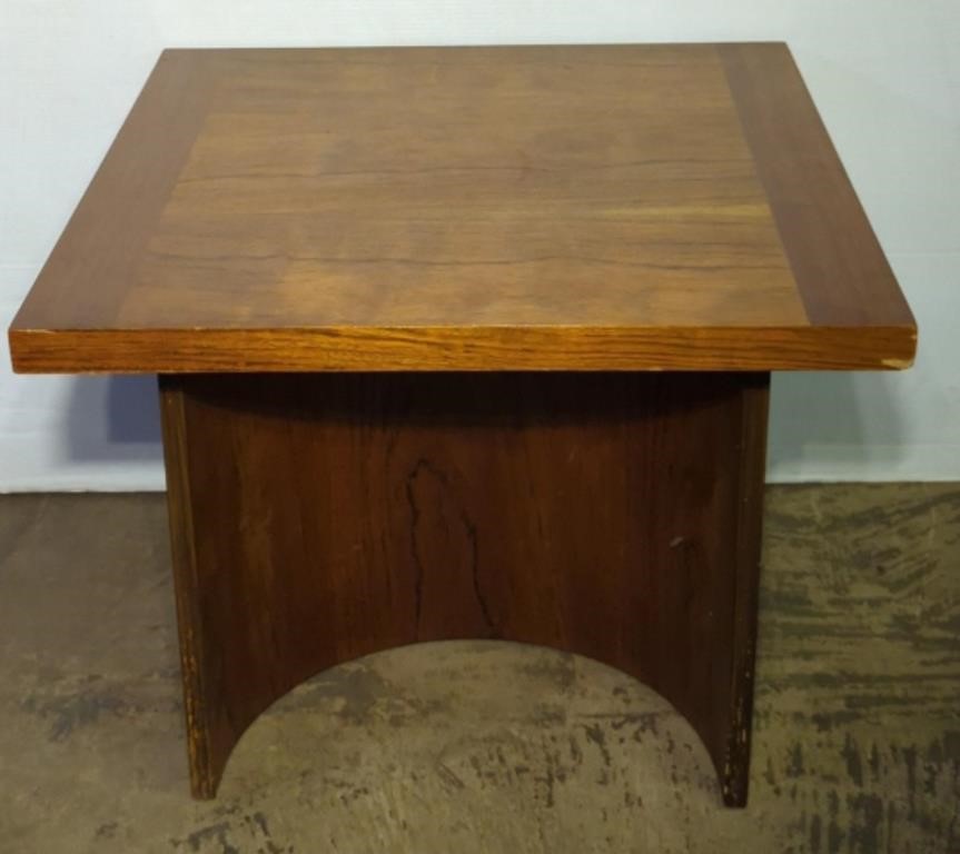 (F) 1960's Mid Century Kroehler Side Table