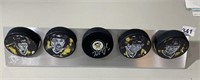 AUTOGRAPHED HOCKEY PUCK W/ STAND 5 PUCKS