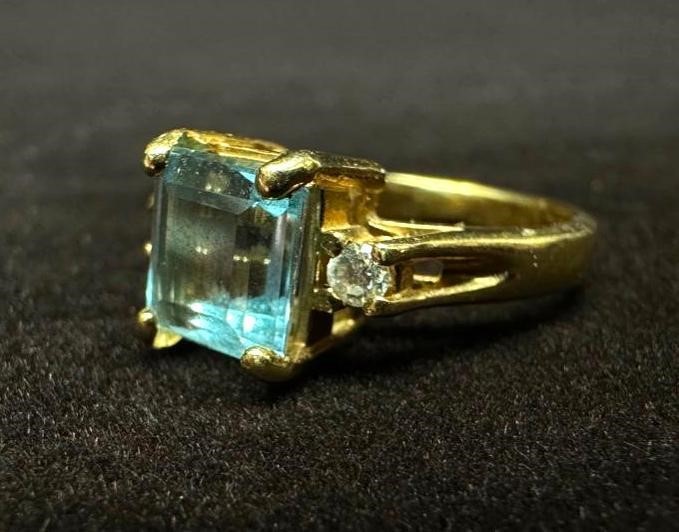 14k Gold 2 ct Aquamarine Ring