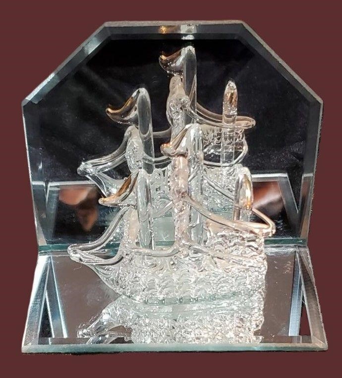 GORGEOUS VINTAGE HAND-BLOWN GLASS SAILING SHIP