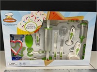 New CURIOUS CHEF 38PC COOKIE & CUPCAKE KIT