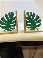 2pcs wooden leaf Bookends