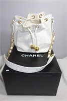 CHANEL WHITE LADIES HAND BAG ORIGINAL BOX