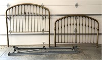 Vntg full size brass bed -Heavy