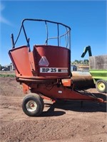 Hesston BP25 bale processor