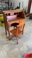 WOODEN YOUTH ROLL TOP DESK