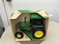 Ertl JD Utility Tractor Stk #501, 1/16 scale