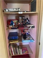 VINTAGE GAMES AND CHILDRENS BOOKS