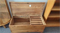 Cedar chest with tray (is removable)
19 1/4"
