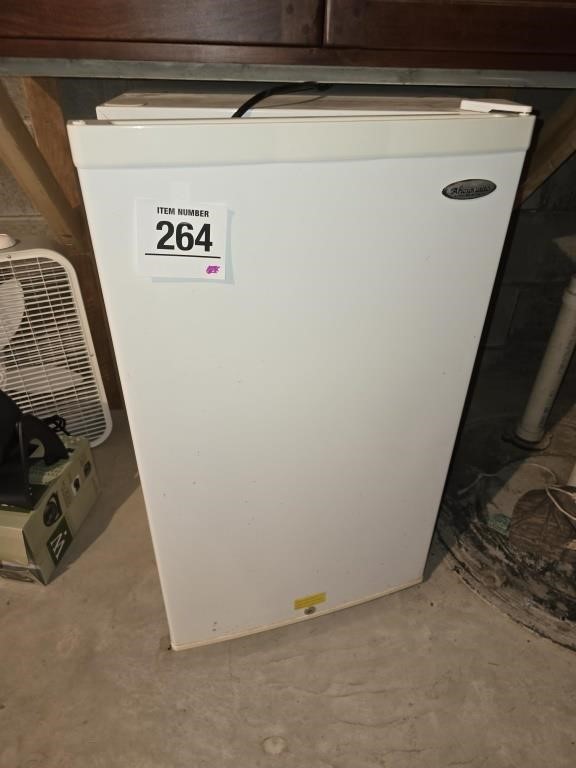 Mini fridge 34" t x 20" w x 22" d