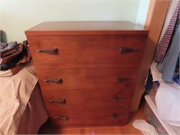 4 drawer dresser.
