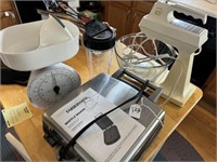 Waffel Maker, Eletric Mixer and Scale