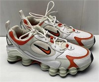 Sz 6.5 Ladies Nike Shoes - Used