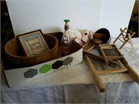 Vintage and primitive laundry related decorative