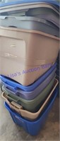 7 totes 18 gallon  size Rubbermaid  with lids